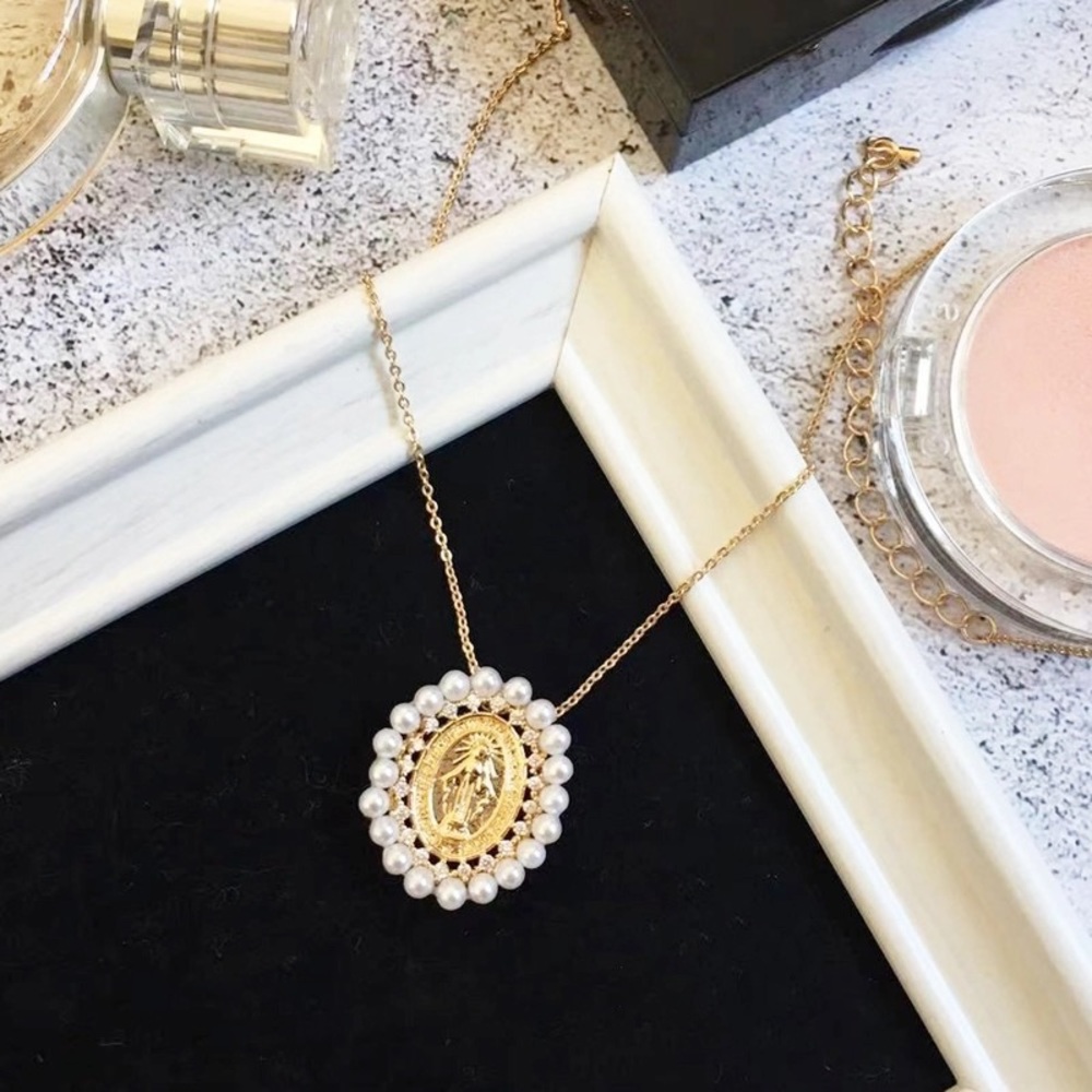 🆕 RESTOCKED! Faux Pearl pendant necklace